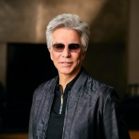 A headshot of Bill McDermott