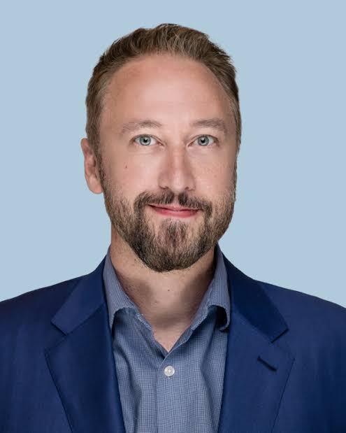 A headshot of Glenn Nethercutt