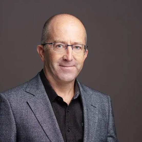A headshot of Jim Davies