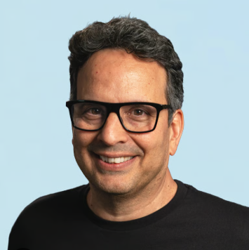 A headshot of Ran Ezerzer