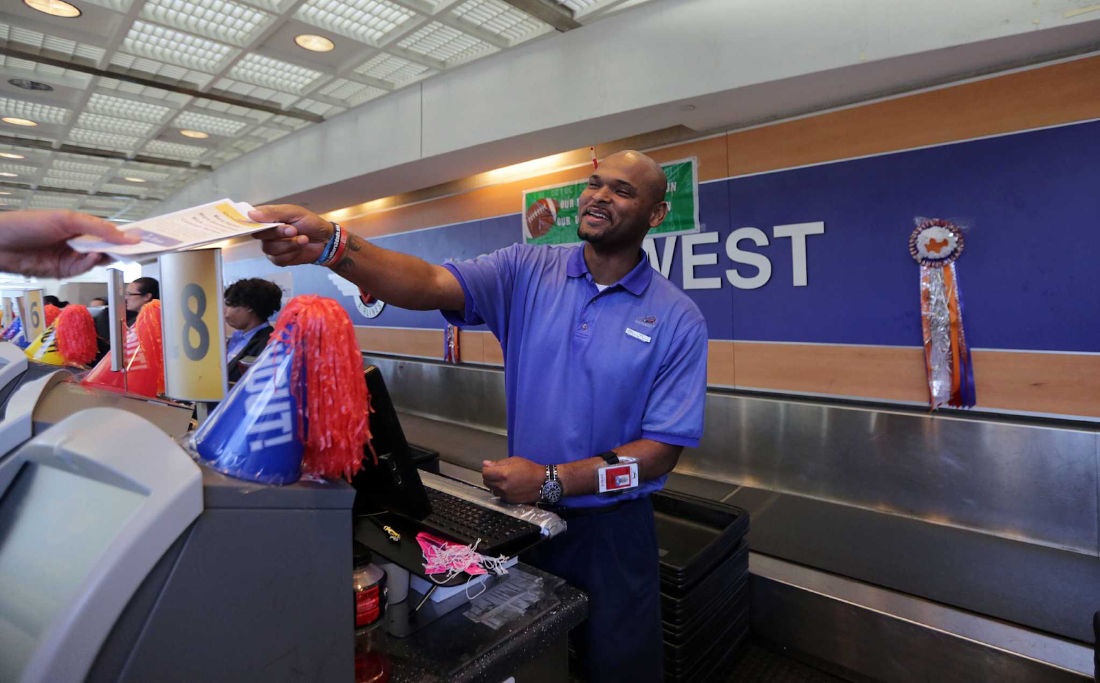 southwest-happy-worker.png